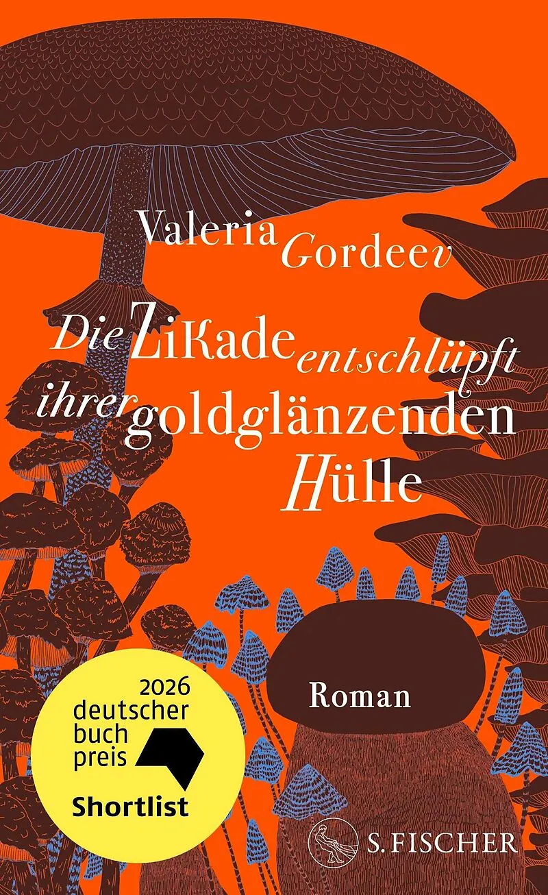 Die Zikade entschlüpft ihrer goldglänzenden Hülle